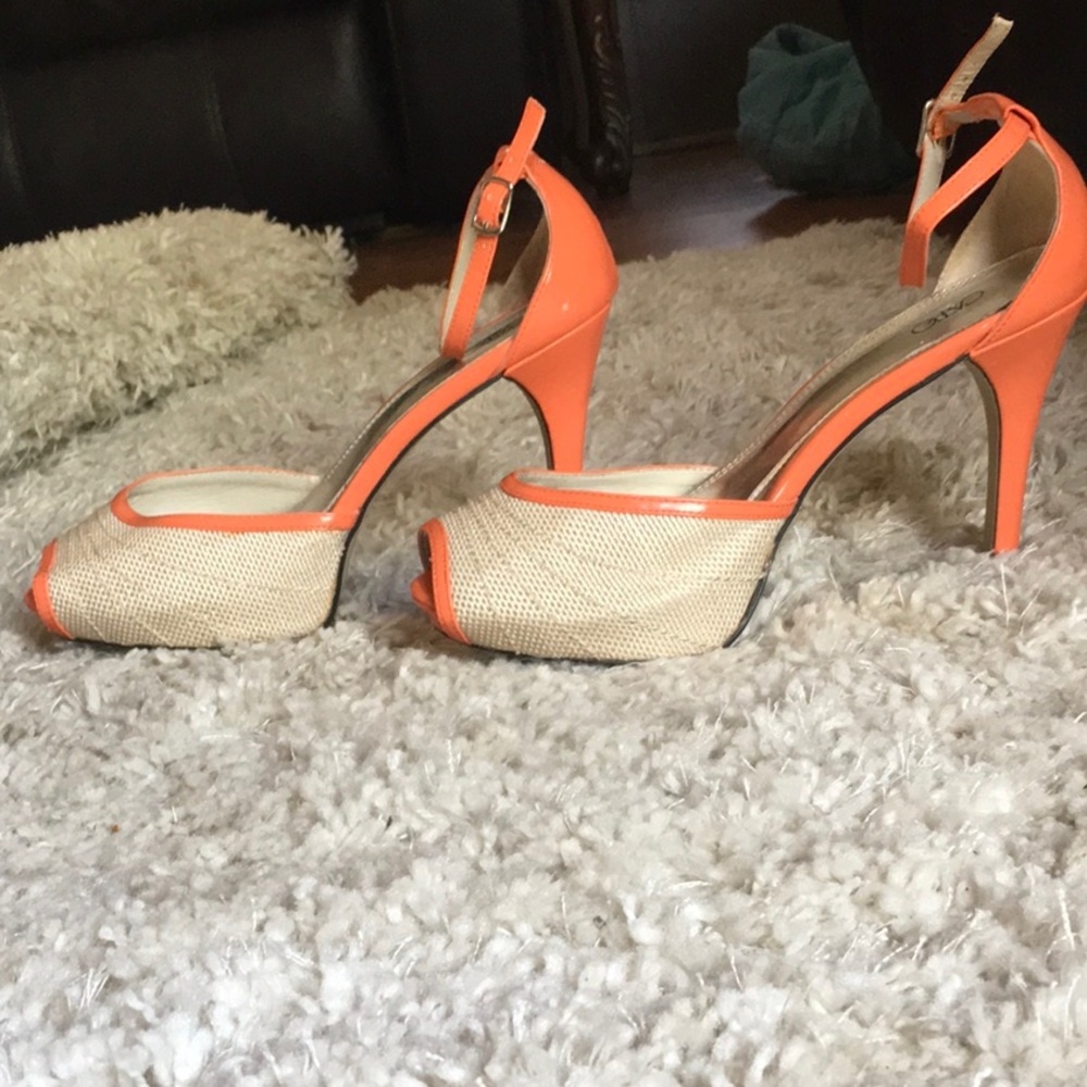 Heels - Picture 2 of 4